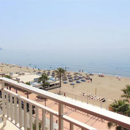 Appartement Beachfront, Two Bed- & Bathrooms, Private Parking